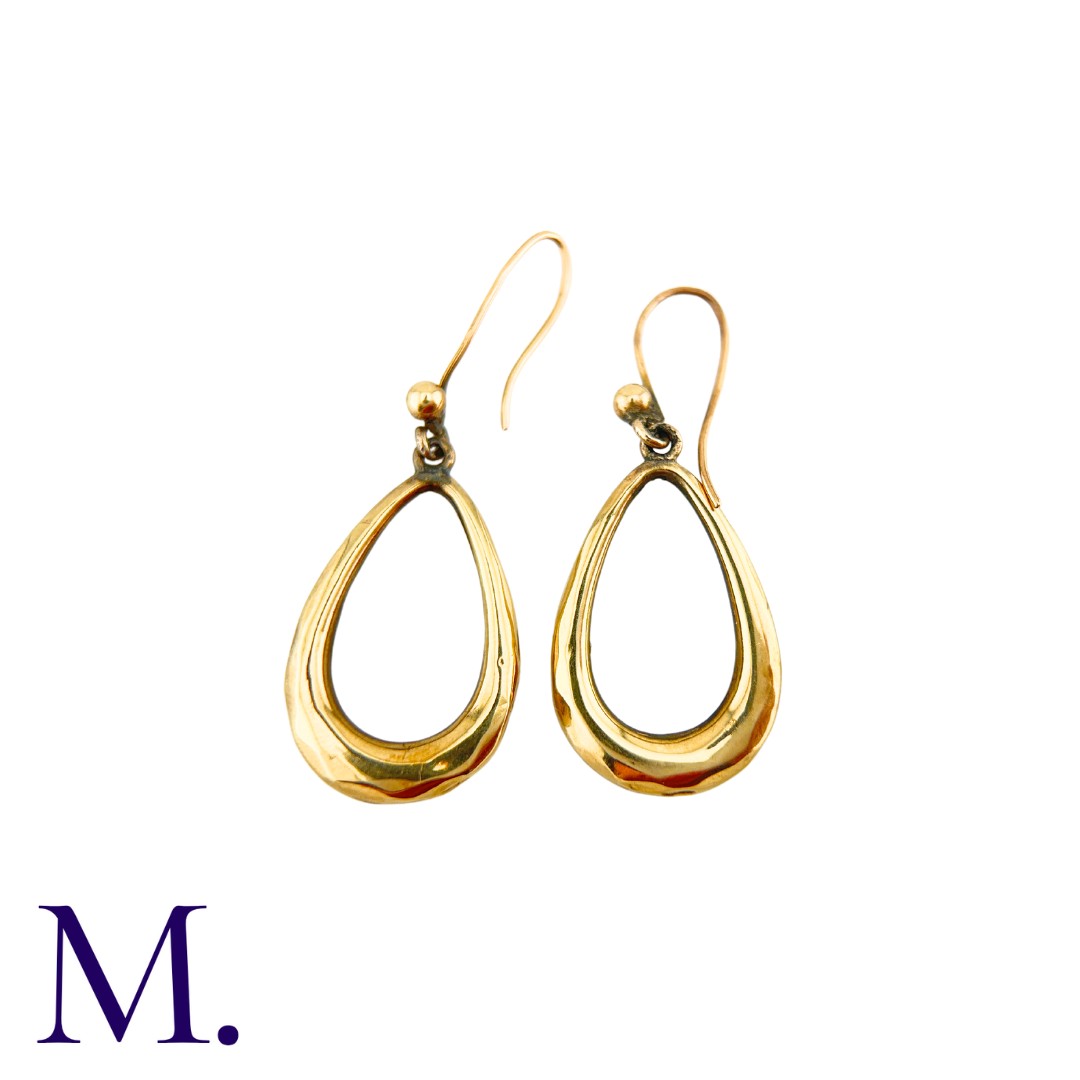 A Pair of Gold Hoop Earrings in smooth 9K yellow gold. Size: 4.5cm Weight: 2.4g