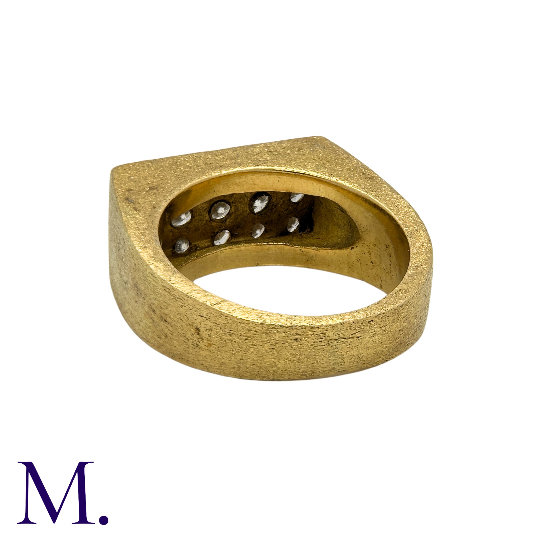 A Diamond-Set Signet Ring in 18K yellow gold, with textured, matt-finish band, set with three rows - Image 5 of 5