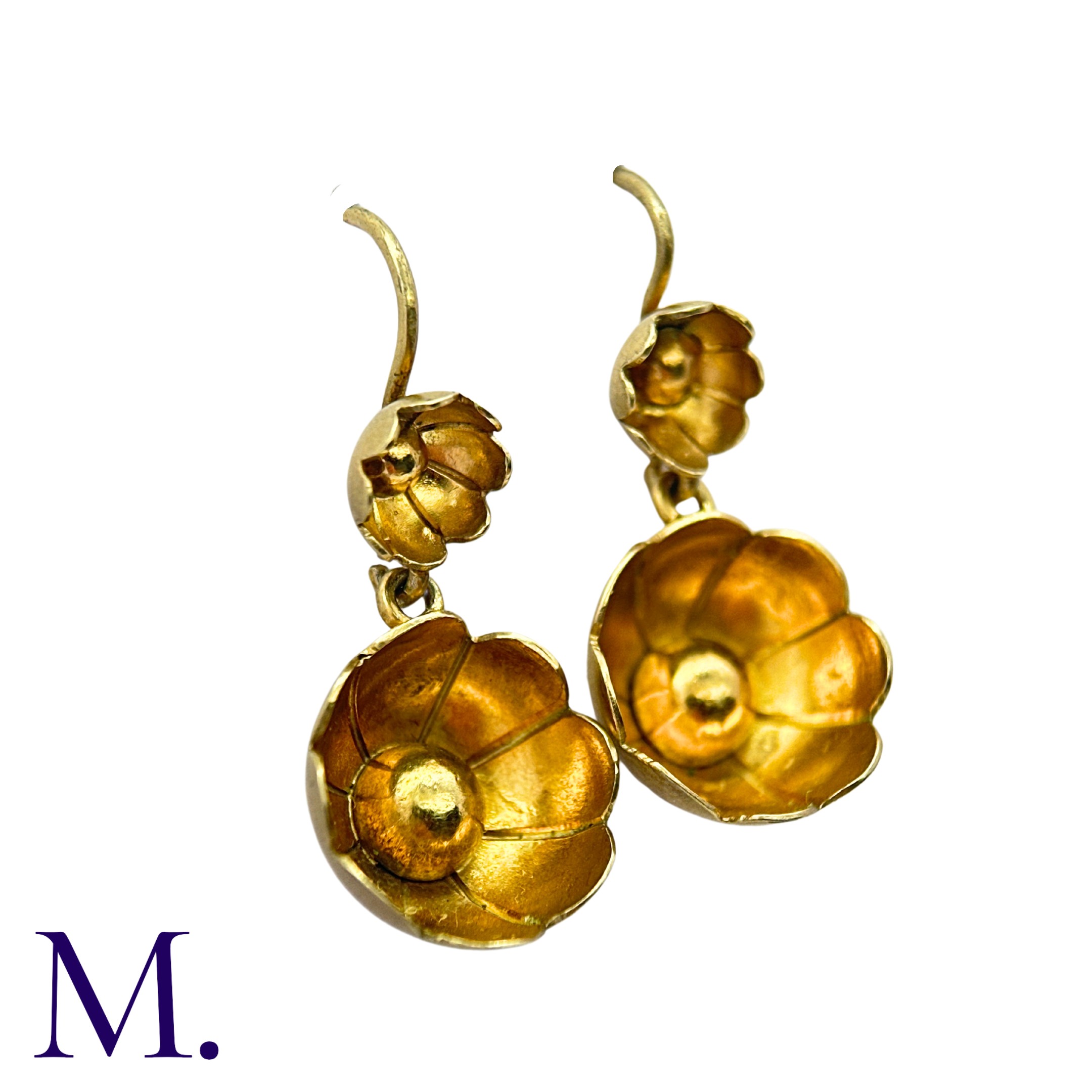 A Pair of Silver Gilt Earrings in floral form. Size: 2.9cm Weight: 2.8g - Image 2 of 3