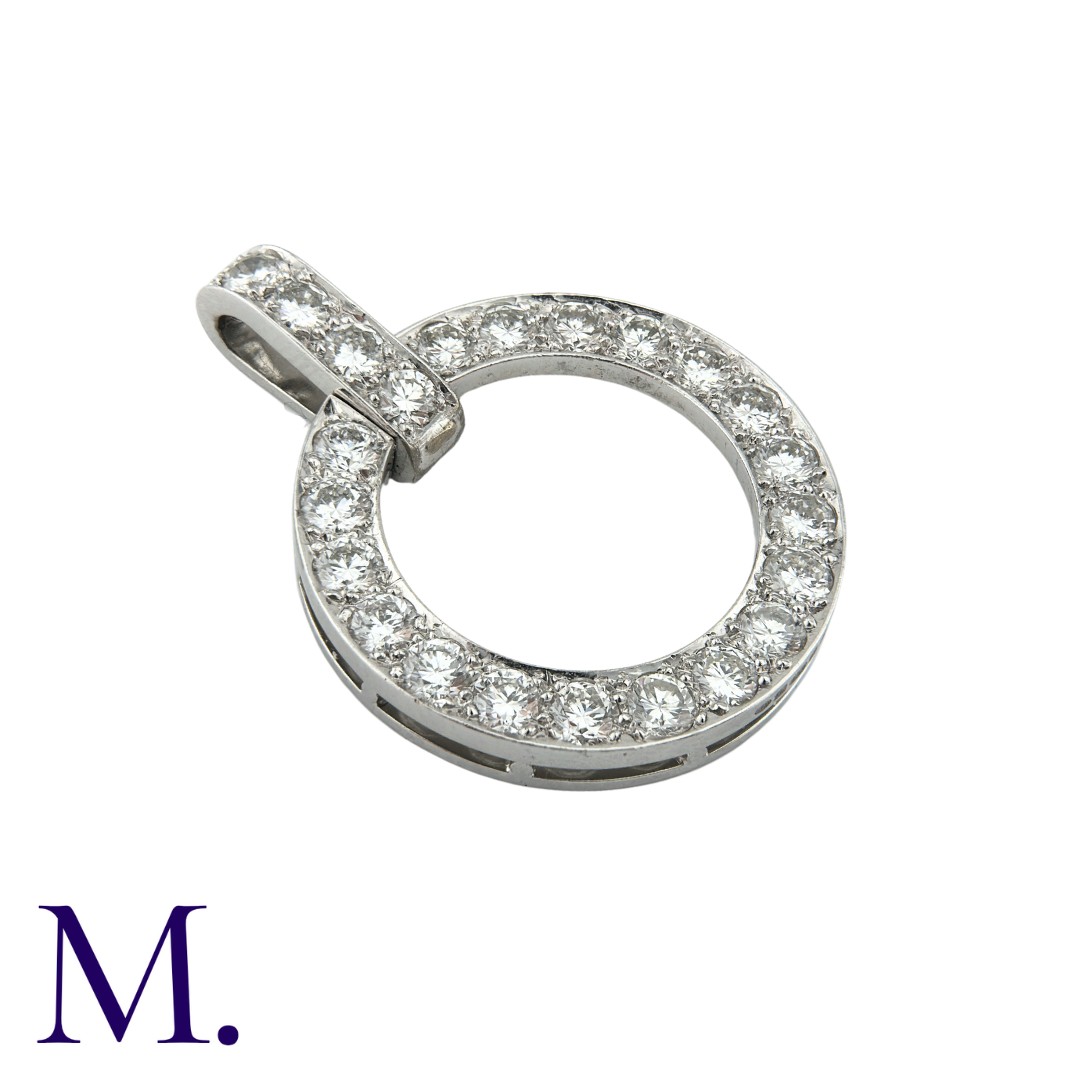 A Diamond Circle Pendant in 18K white gold, set with approximately 2.3ct of round brilliant cut - Bild 2 aus 2