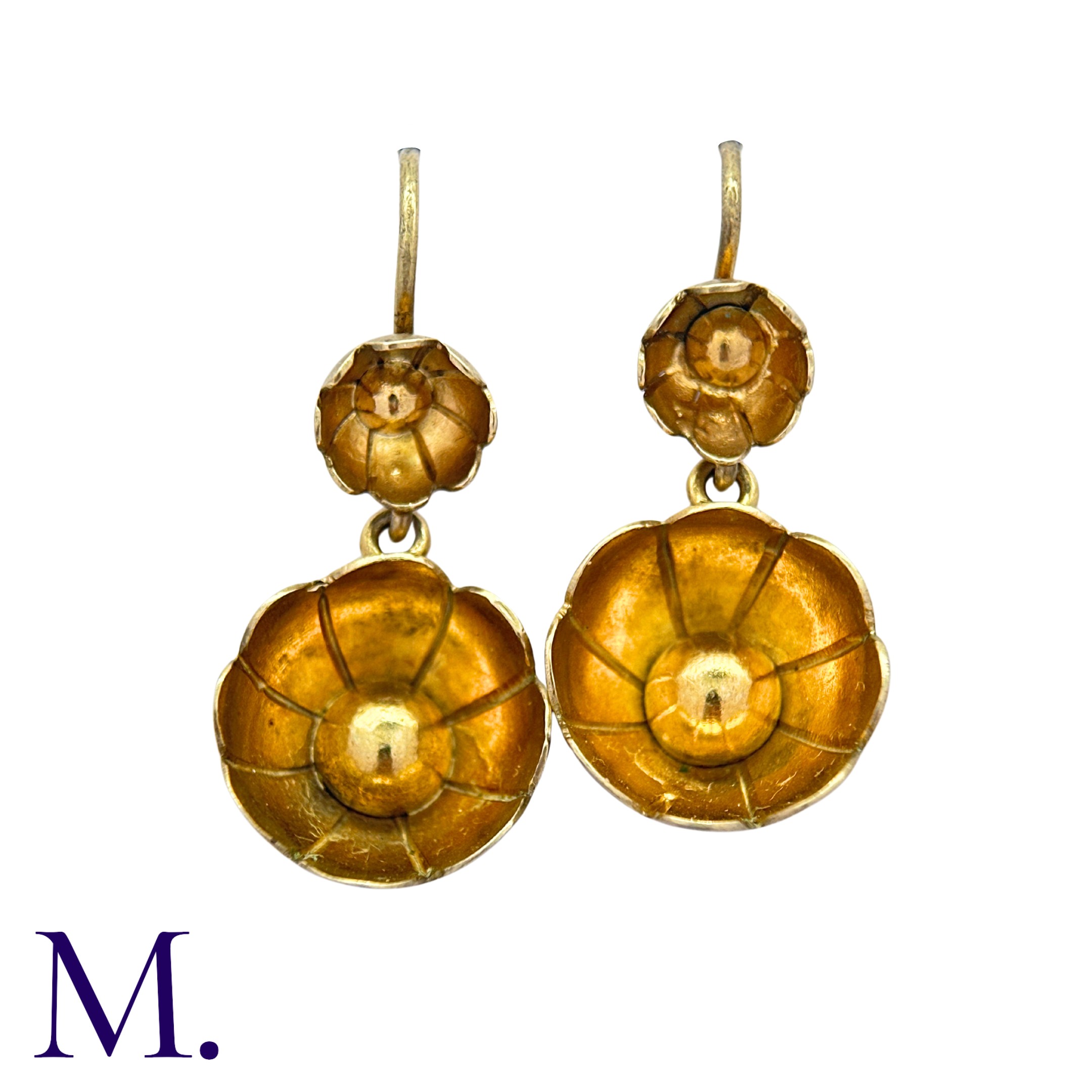 A Pair of Silver Gilt Earrings in floral form. Size: 2.9cm Weight: 2.8g - Image 3 of 3