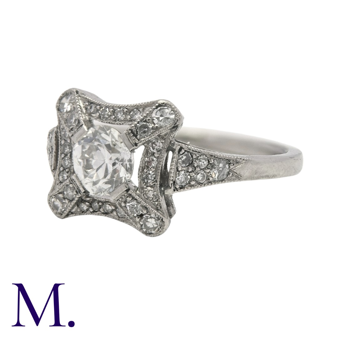 A Diamond Ring in platinum, set with a round cut diamond to the centre of approximately 0.60ct, with - Bild 2 aus 2