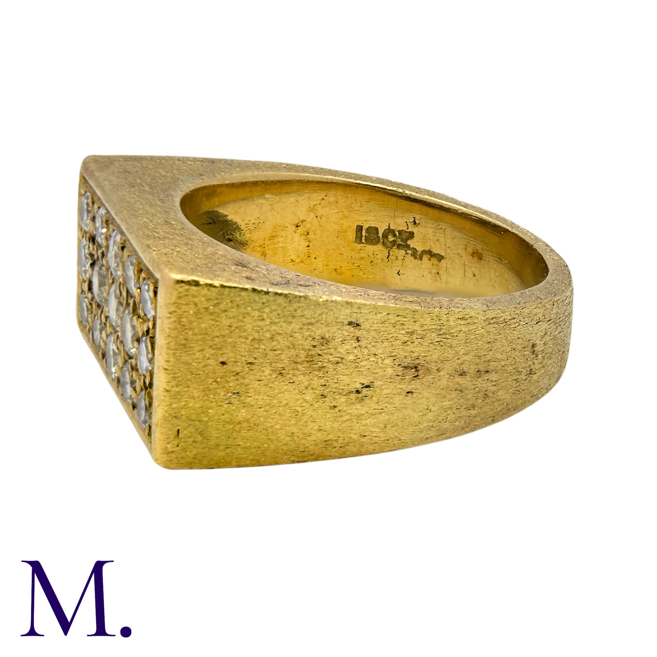 A Diamond-Set Signet Ring in 18K yellow gold, with textured, matt-finish band, set with three rows - Image 4 of 5