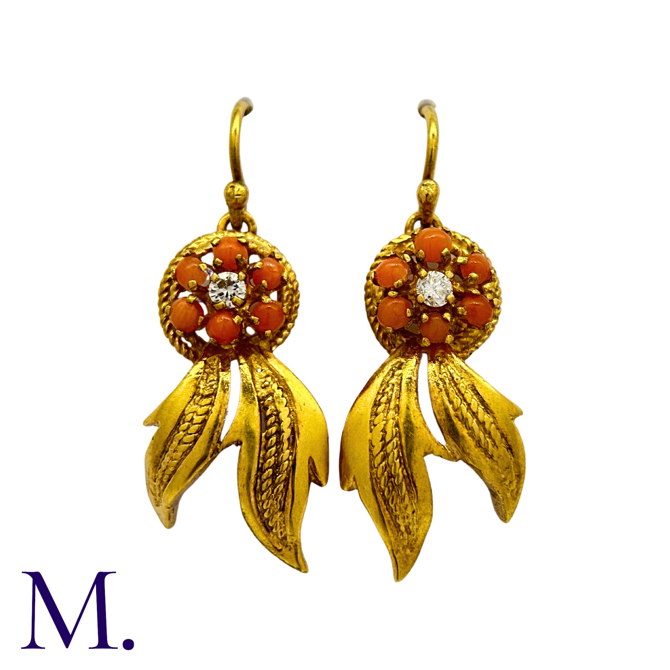 A Pair of Coral and Diamond Earrings in 18K yellow gold, set with six cabochons of coral around a - Image 3 of 3