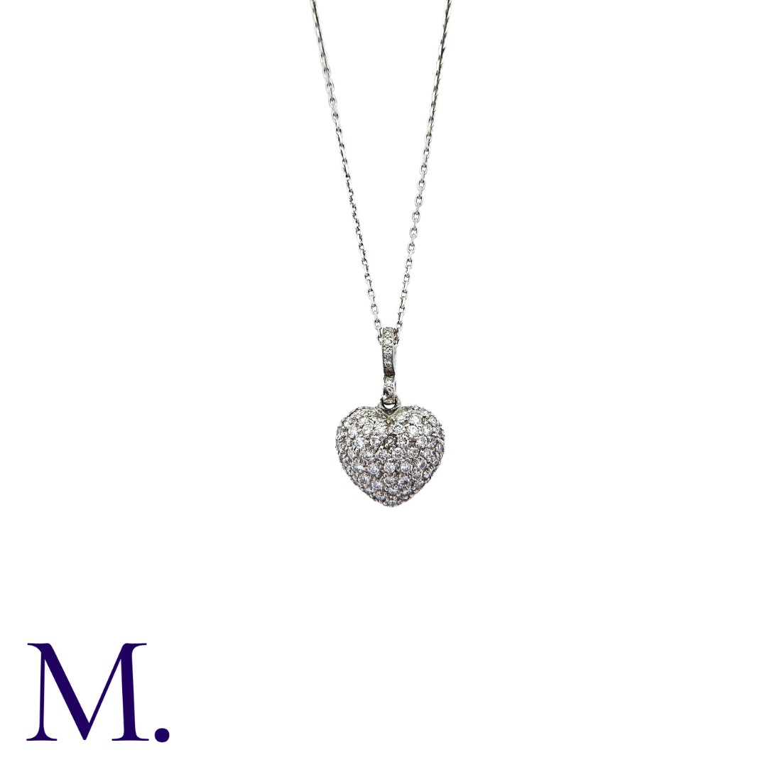 A Diamond Heart Pendant with Chain in 18K white gold, pavé set with diamonds, with diamond bail. - Bild 2 aus 2