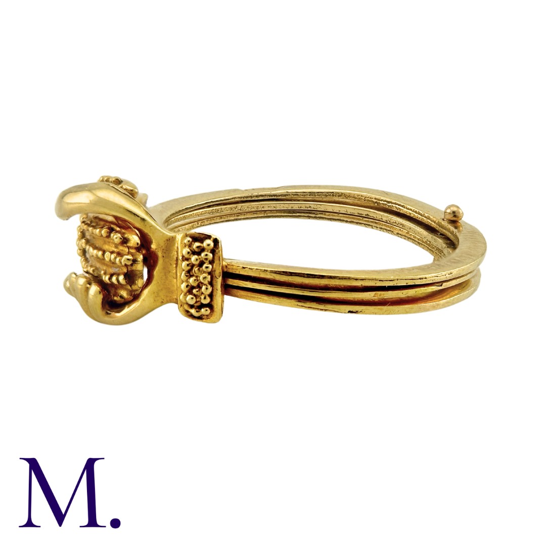 A Gold Fede Gimmel Ring, in 18k yellow gold, comprising three articulated bands, designed as two - Image 3 of 4