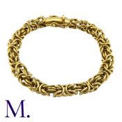 A King's Pattern Bracelet in 18K yellow gold. Size: 18.5cm Weight: 39.0g
