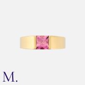 CARTIER. A Pink Tourmaline Tank Ring in 18K yellow gold. Set with a faceted pink tourmaline