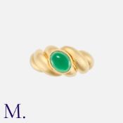 VAN CLEEF & ARPELS. A Chrysoprase Ring in 18K yellow gold, set with a cabochon chrysoprase to the