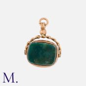 An Antique Bloodstone Spinning Fob Pendant in 9k yellow gold, comprising a chain link style top