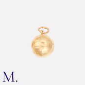 A Football Charm in 9ct yellow gold. Size: 1.0cm Weight: 0.8g