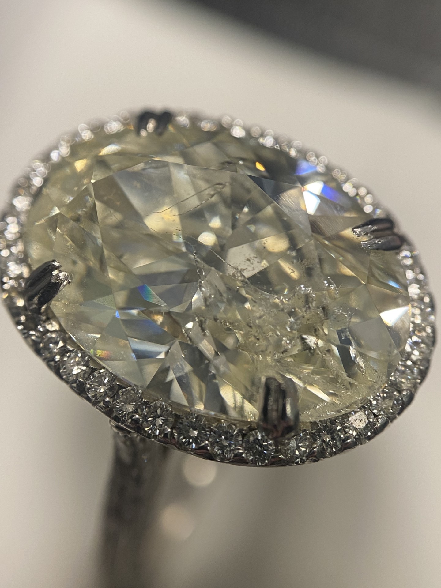IMPRESSIVE DIAMOND SOLITAIRE RING, - Image 11 of 13
