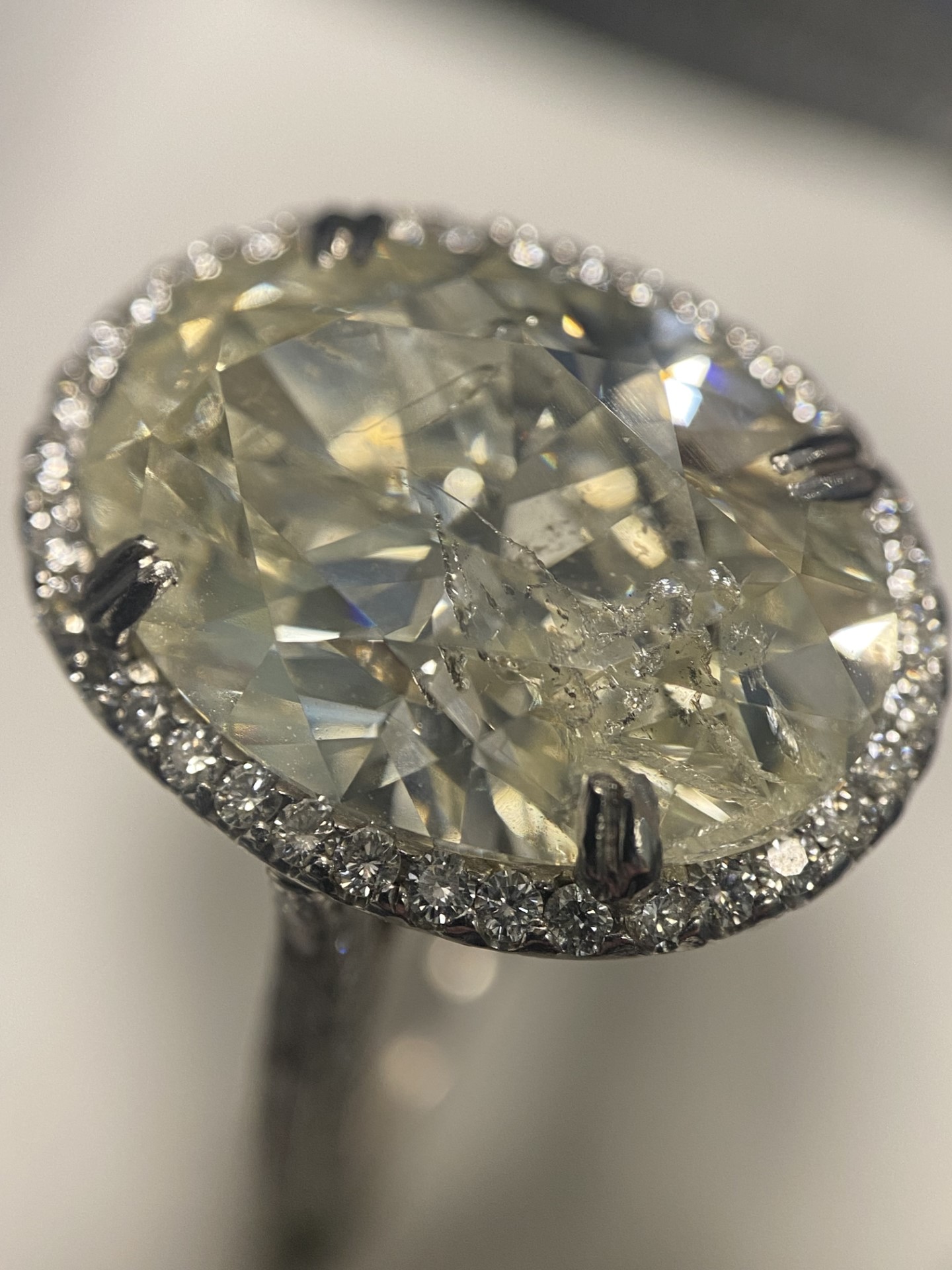 IMPRESSIVE DIAMOND SOLITAIRE RING, - Image 13 of 13
