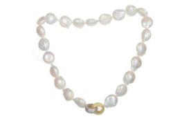 BUTTON PEARL NECKLACE,