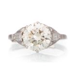 DIAMOND SOLITAIRE RING,