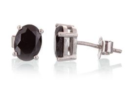 PAIR OF ONYX STUD EARRINGS,