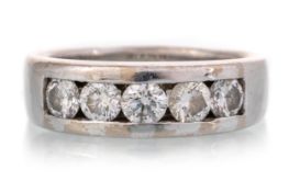 DIAMOND FIVE STONE RING,
