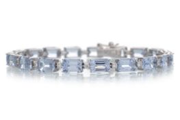 AQUAMARINE AND DIAMOND BRACELET