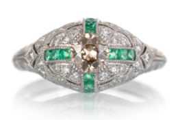 EMERALD AND DIAMOND RING,