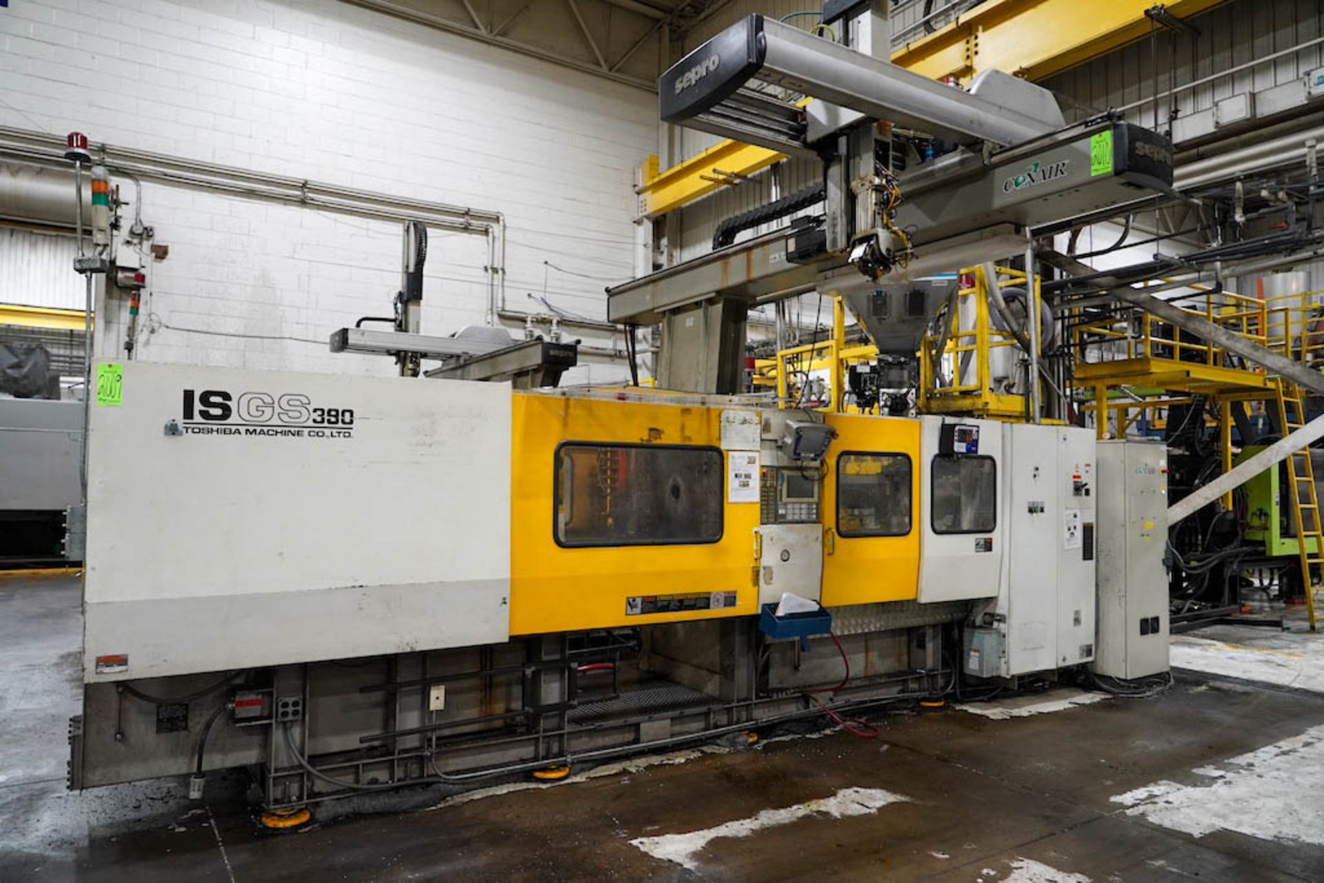 Toshiba 390 Ton Injection Molding Press