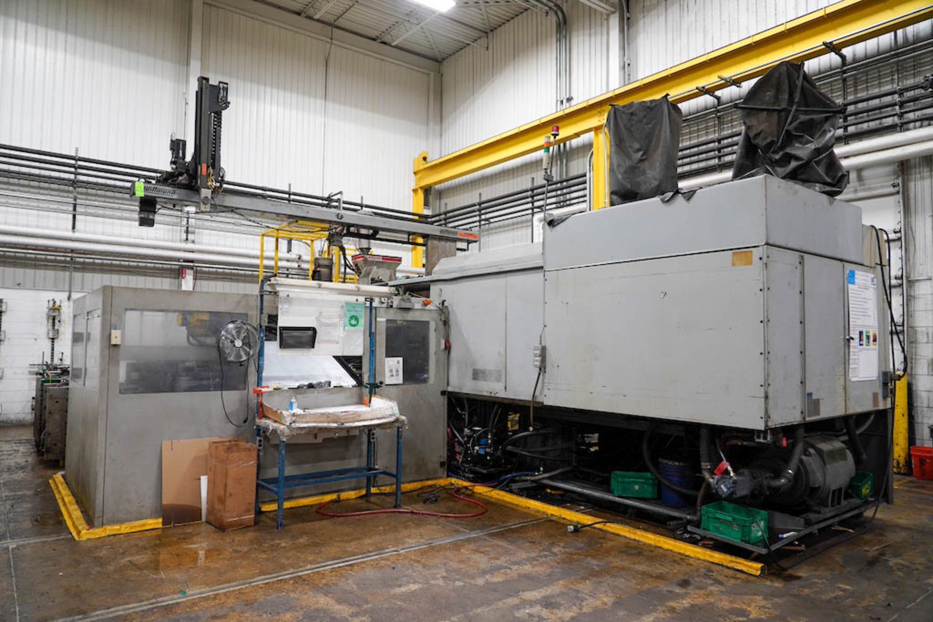 Van Dorn 730 Ton 2-Shot Injection Molding Press - Image 4 of 13