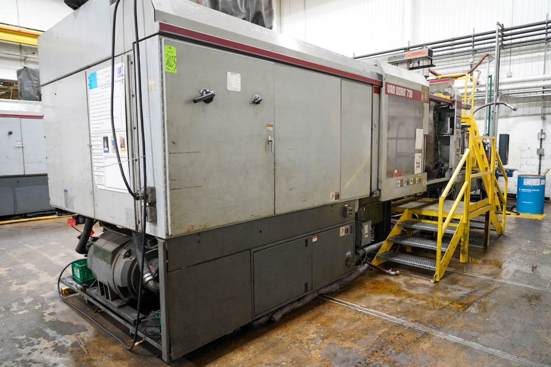 Van Dorn 730 Ton 2-Shot Injection Molding Press - Image 2 of 13