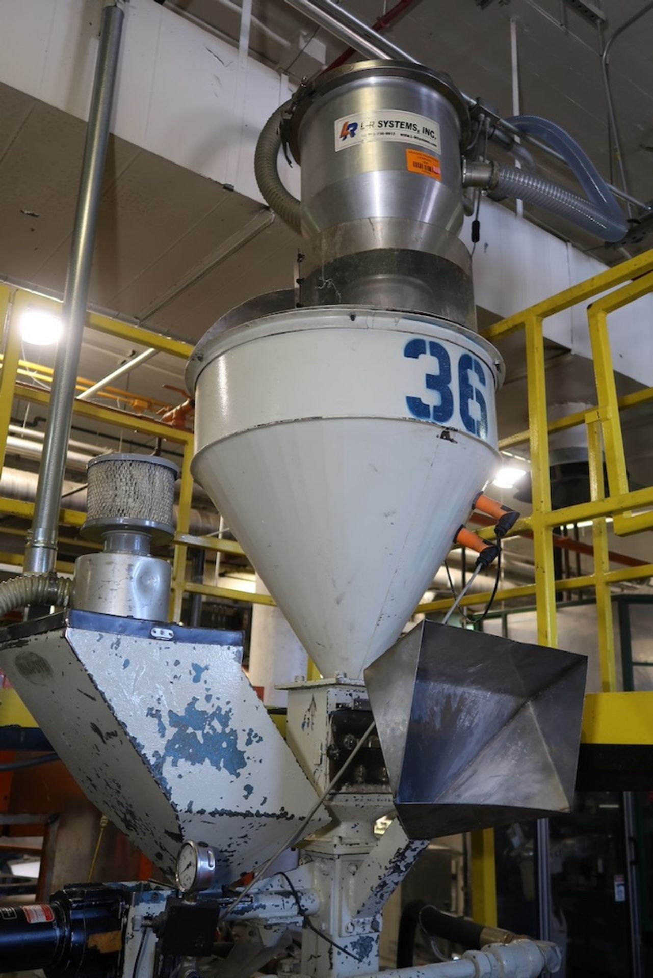 Una-Dyn Material Hopper/Blender with LR Systems Vacuum Material Loader - Image 2 of 4