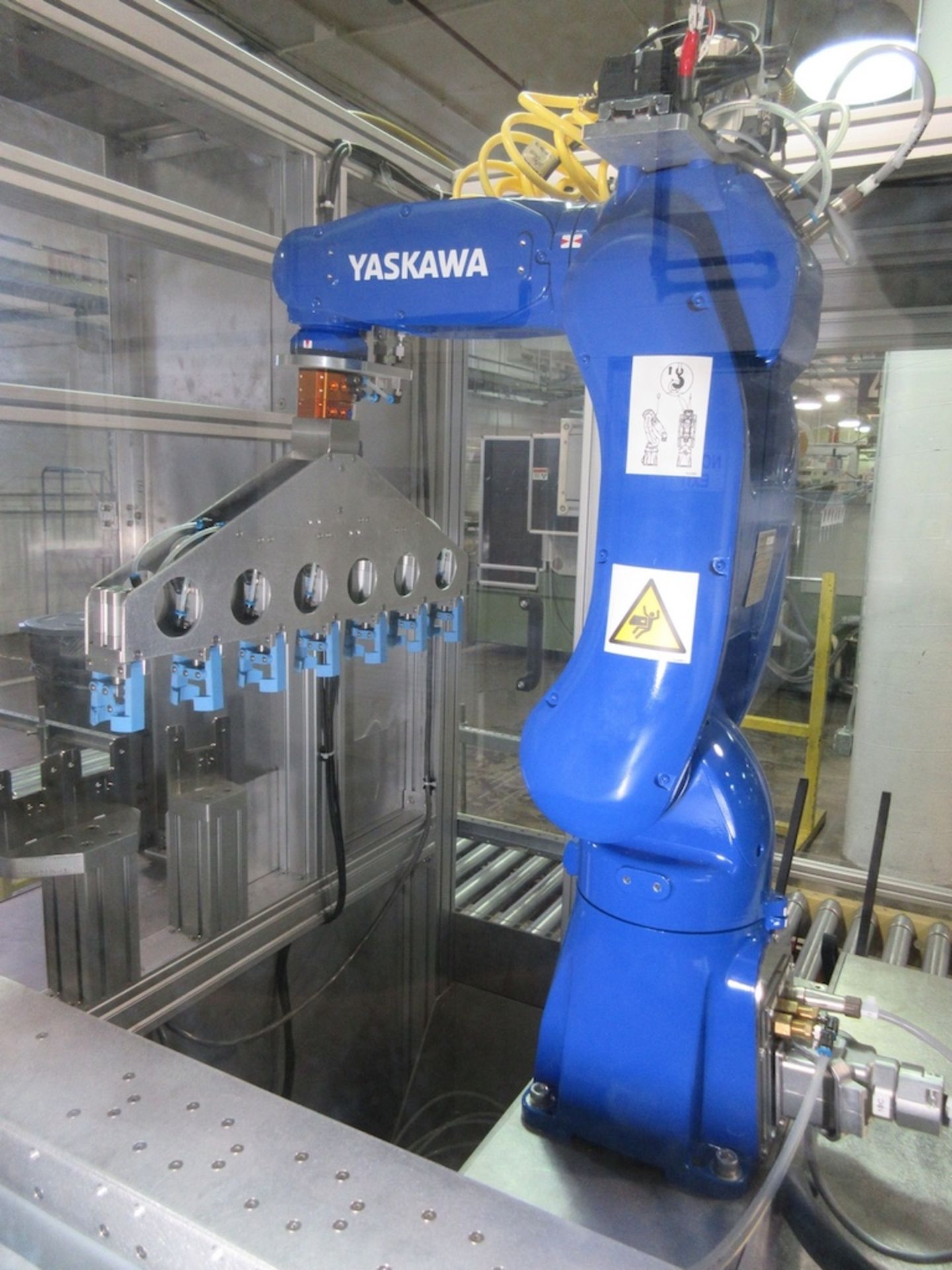 Yaskawa YR-1-06VX8-A00 Bottle Packing Robot System w/Conveyors, New in 2021 - Image 14 of 14