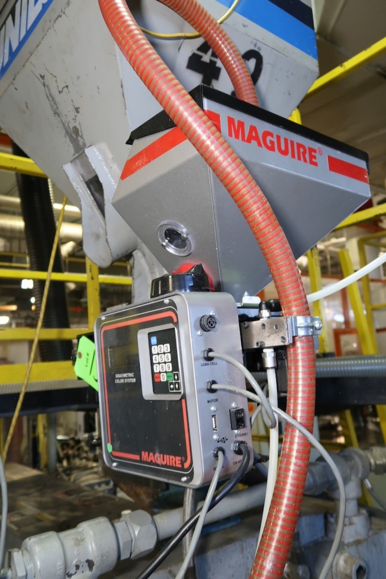 Maguire Material Hopper/Blender with LR Systems Vacuum Material Loader - Image 3 of 4