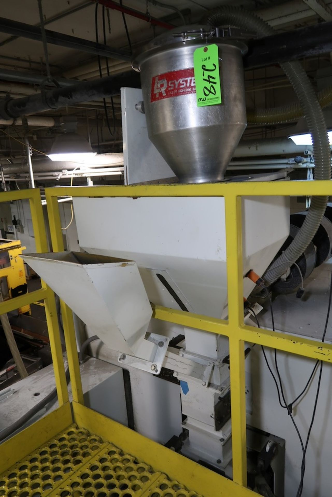 Material Hopper with RL Systems Vacuum Material Loader