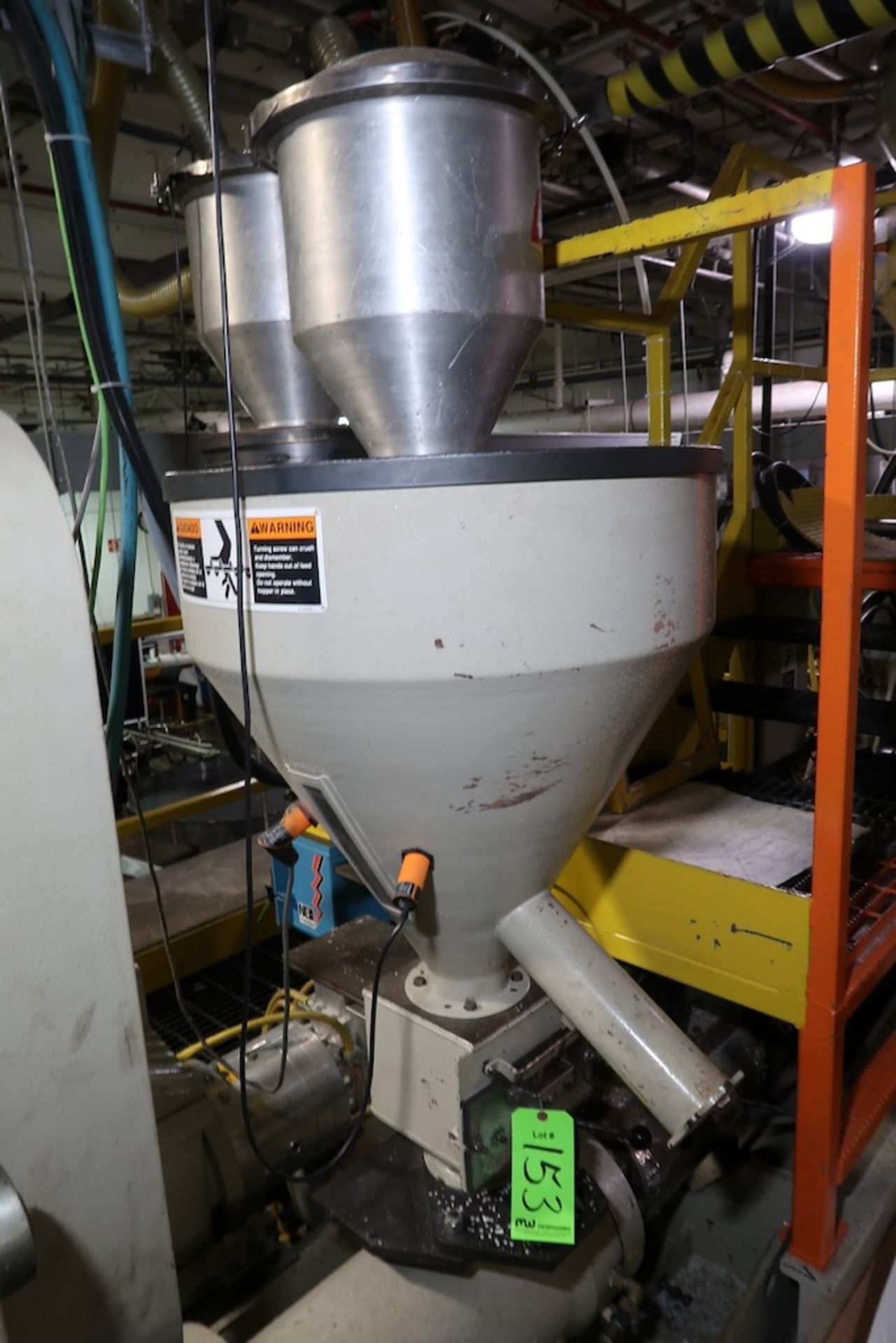 Material Hopper with RL Systems Vacuum Material Loader - Image 3 of 3