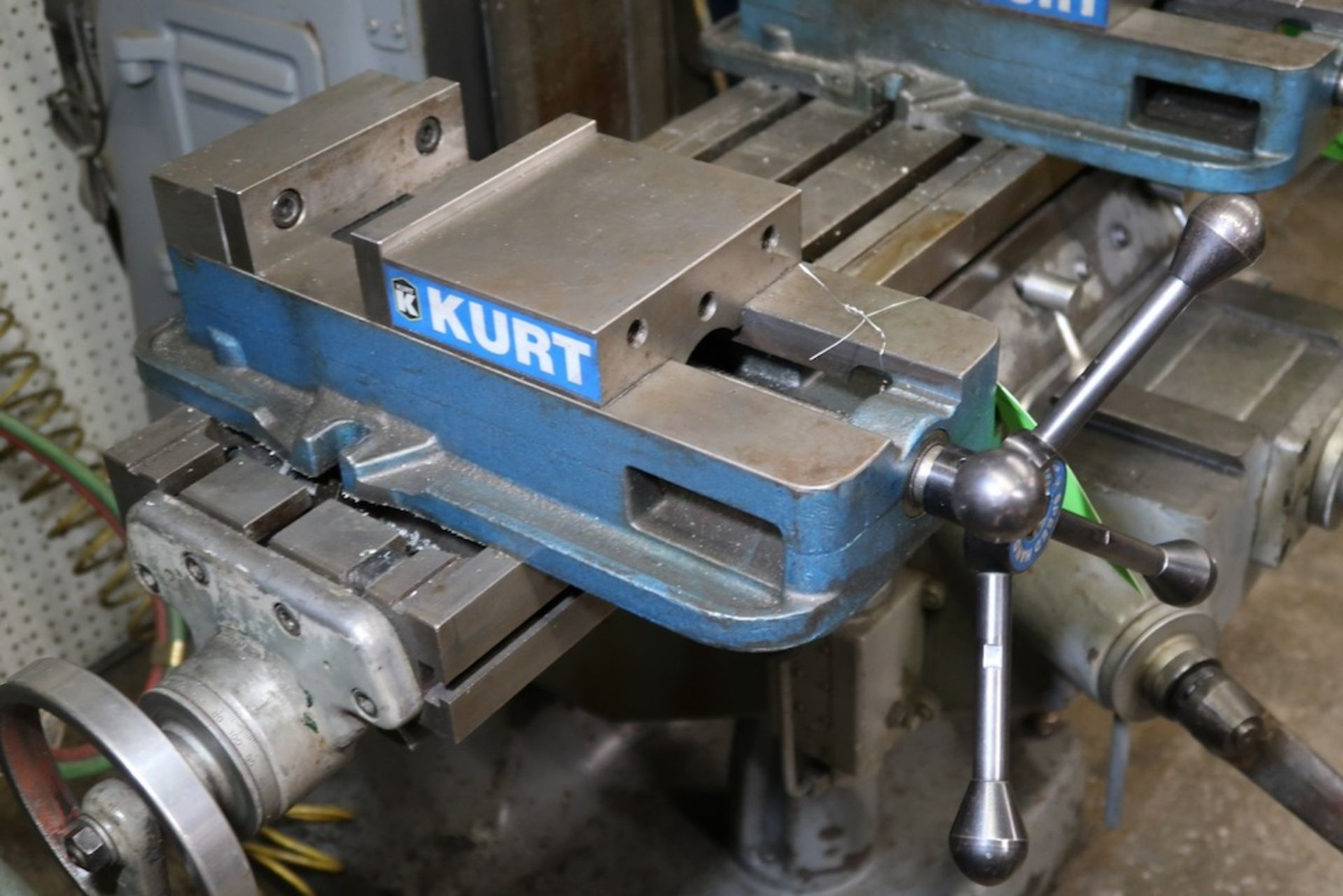 Kurt 6" Machine Vise with Rotary Base - Image 2 of 3