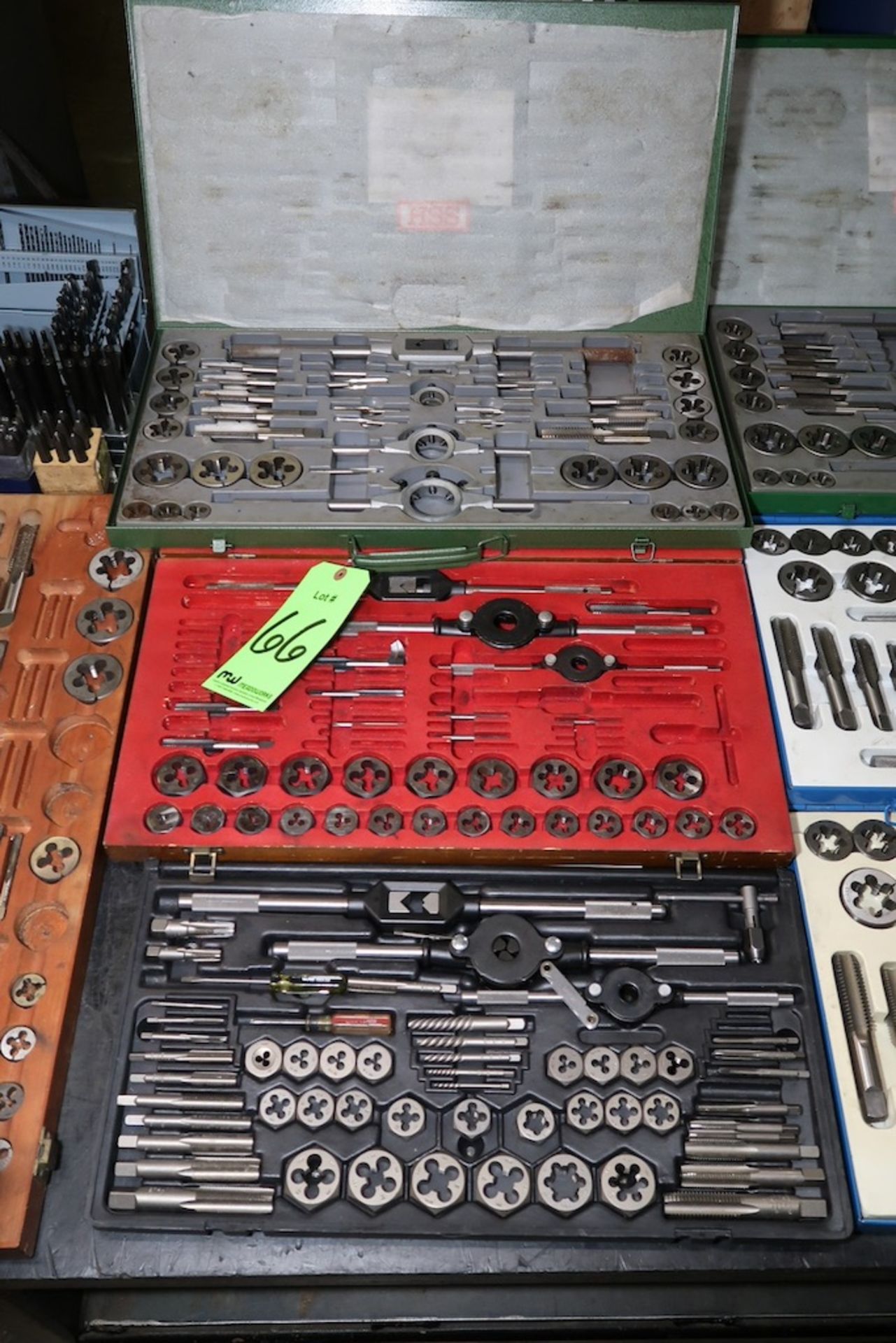 Lot of Assorted Tap and Die Sets, Irwin Extractor Sets, Etc. - Bild 3 aus 4