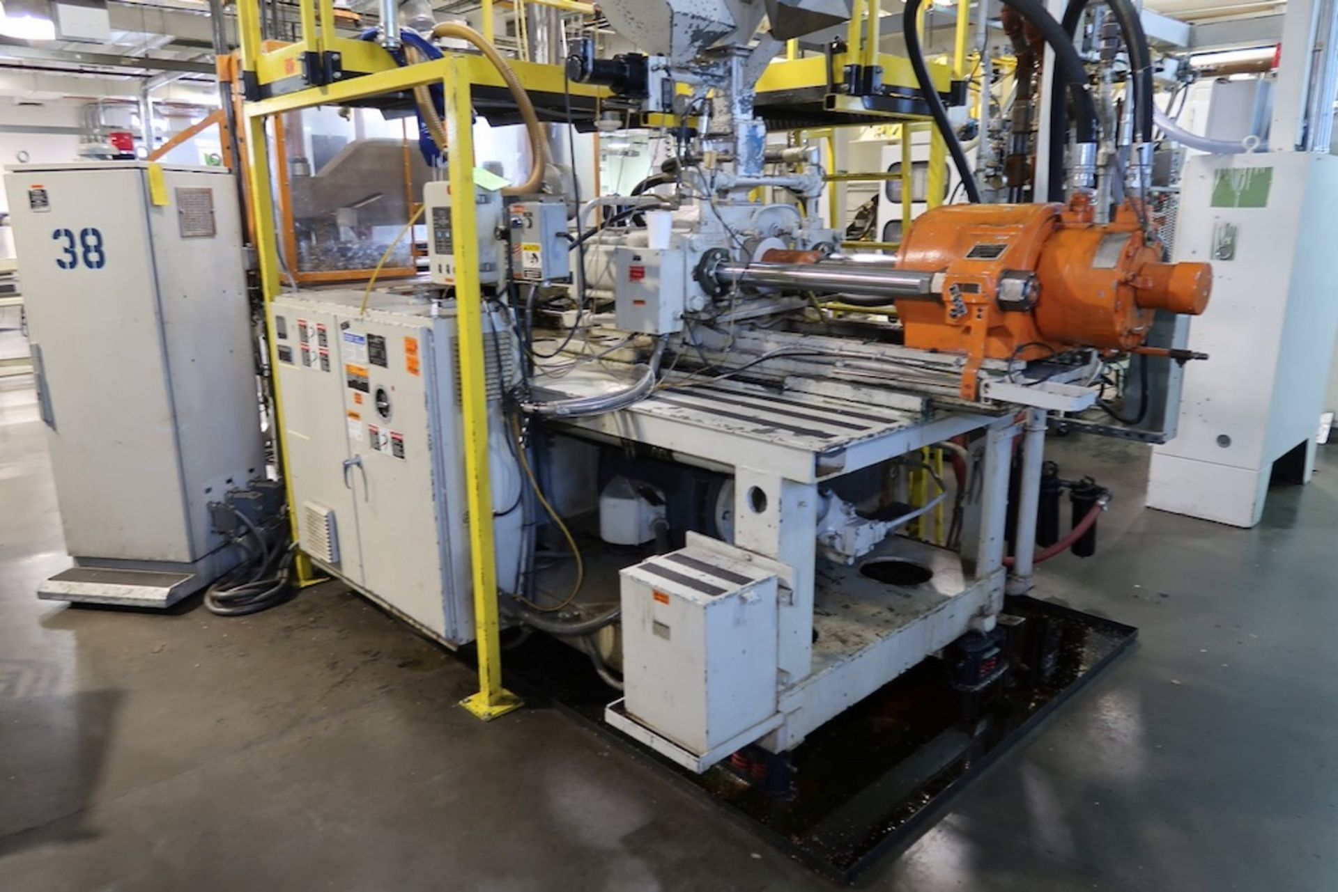 Uniloy Milacron 122-3 Injection Blow Molding Machine - Image 8 of 20