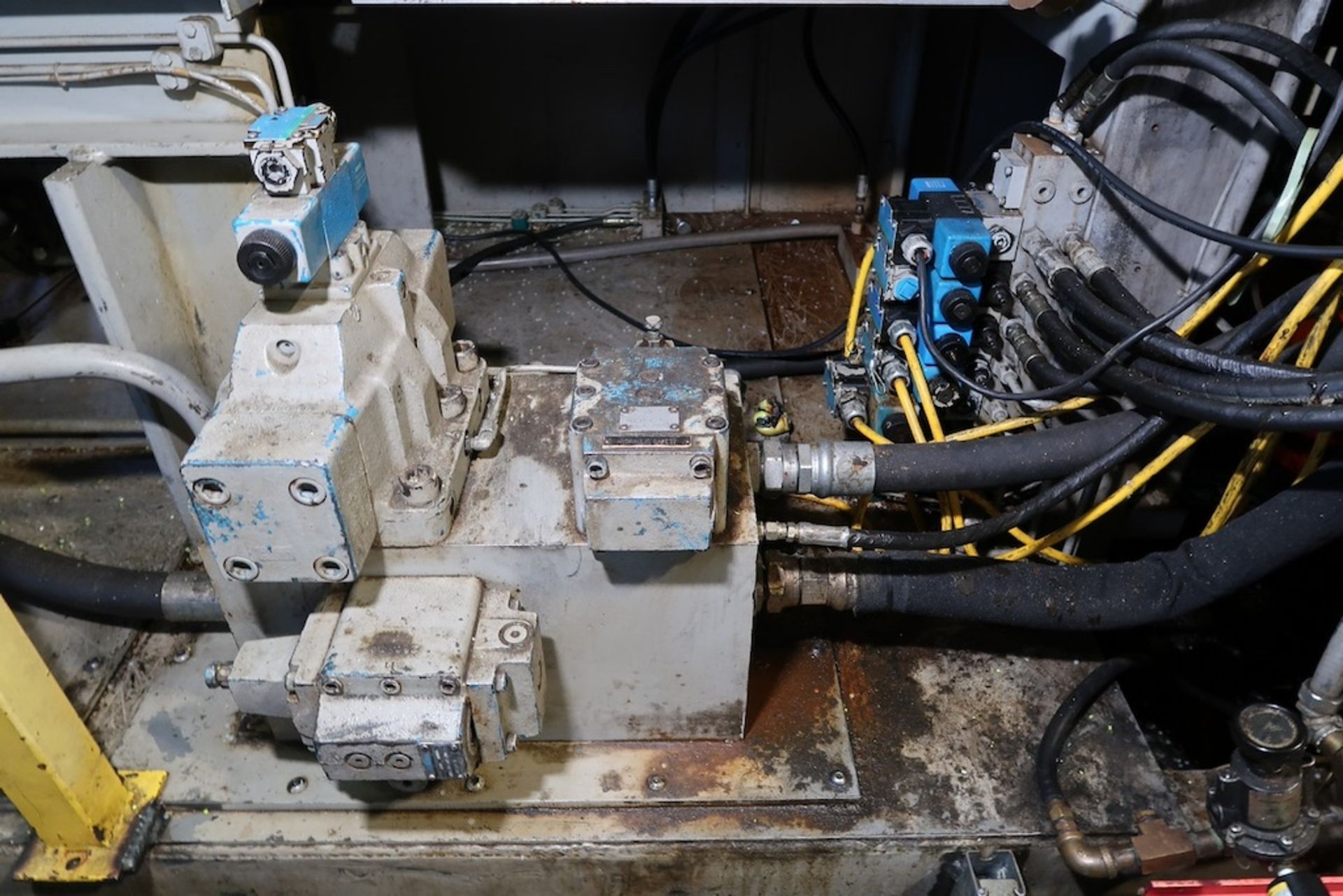 Uniloy Johnson Controls IBM-88-3 Injection Blow Molding Machine - Image 12 of 20