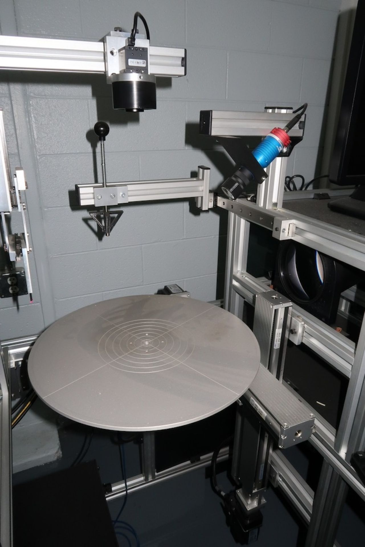 Avid Corp Avbis 3000 Automated Bottle Measurement Inspection System - Image 4 of 9