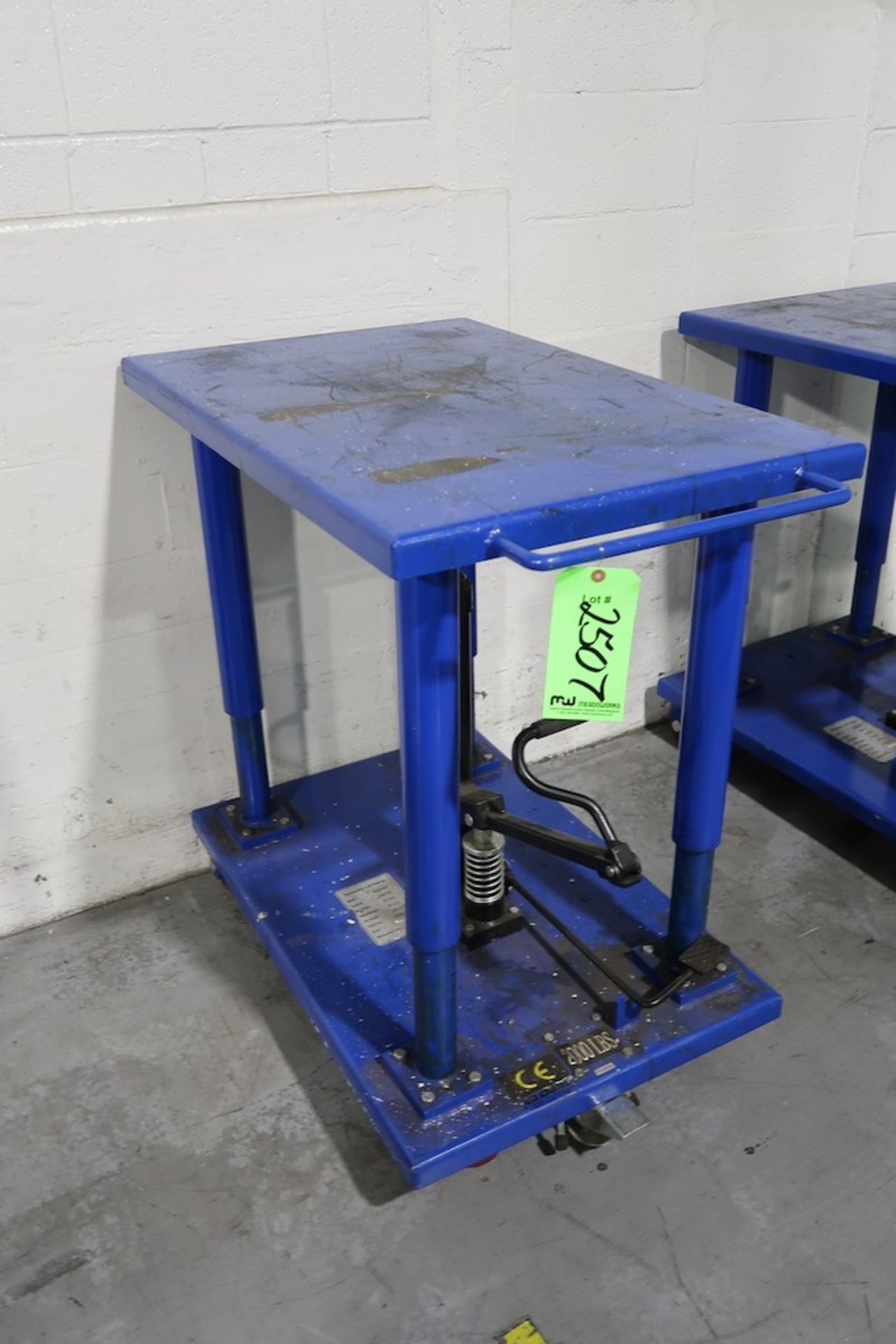 MD2048A 2000-Lb Hydraulic Die Lift Cart