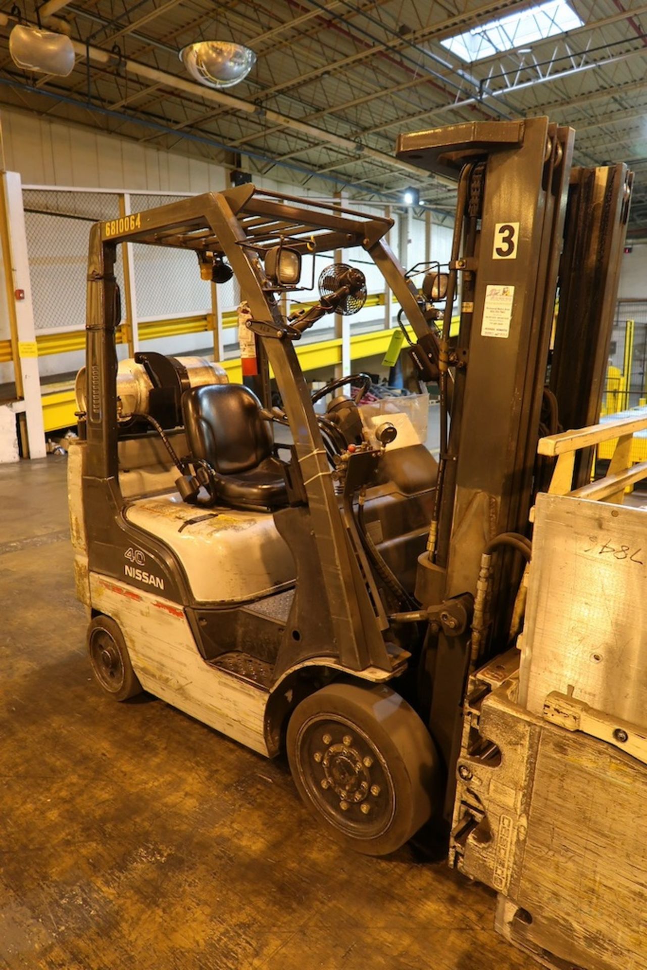 Nissan 3400-Lb. LP Fork Lift Truck - Image 7 of 13