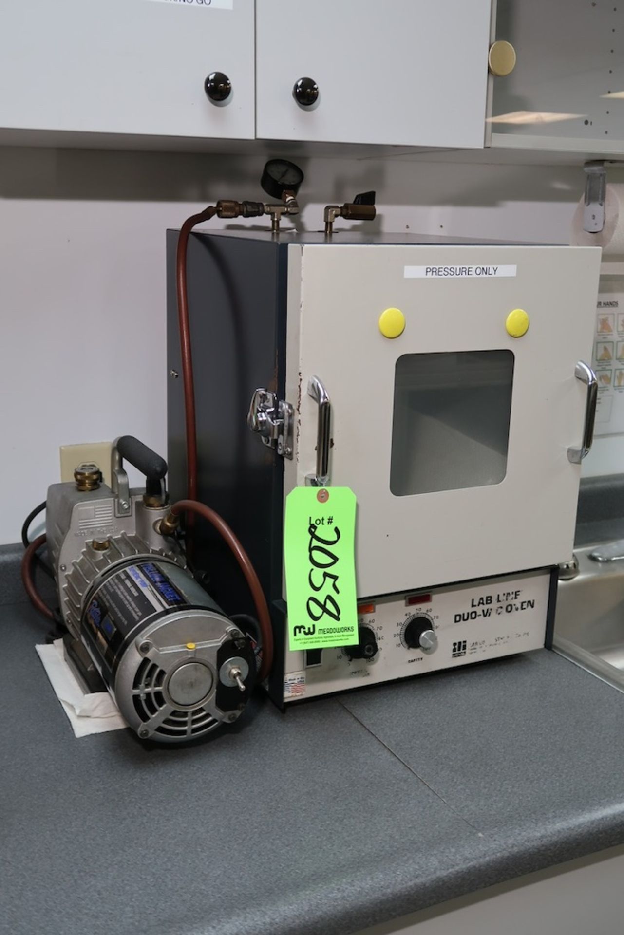 Lab-Line Vacuum Lab Oven with 2-Stage Vacuum Pump