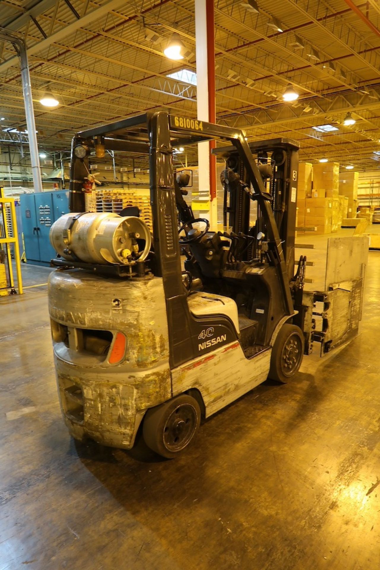 Nissan 3400-Lb. LP Fork Lift Truck - Image 8 of 13