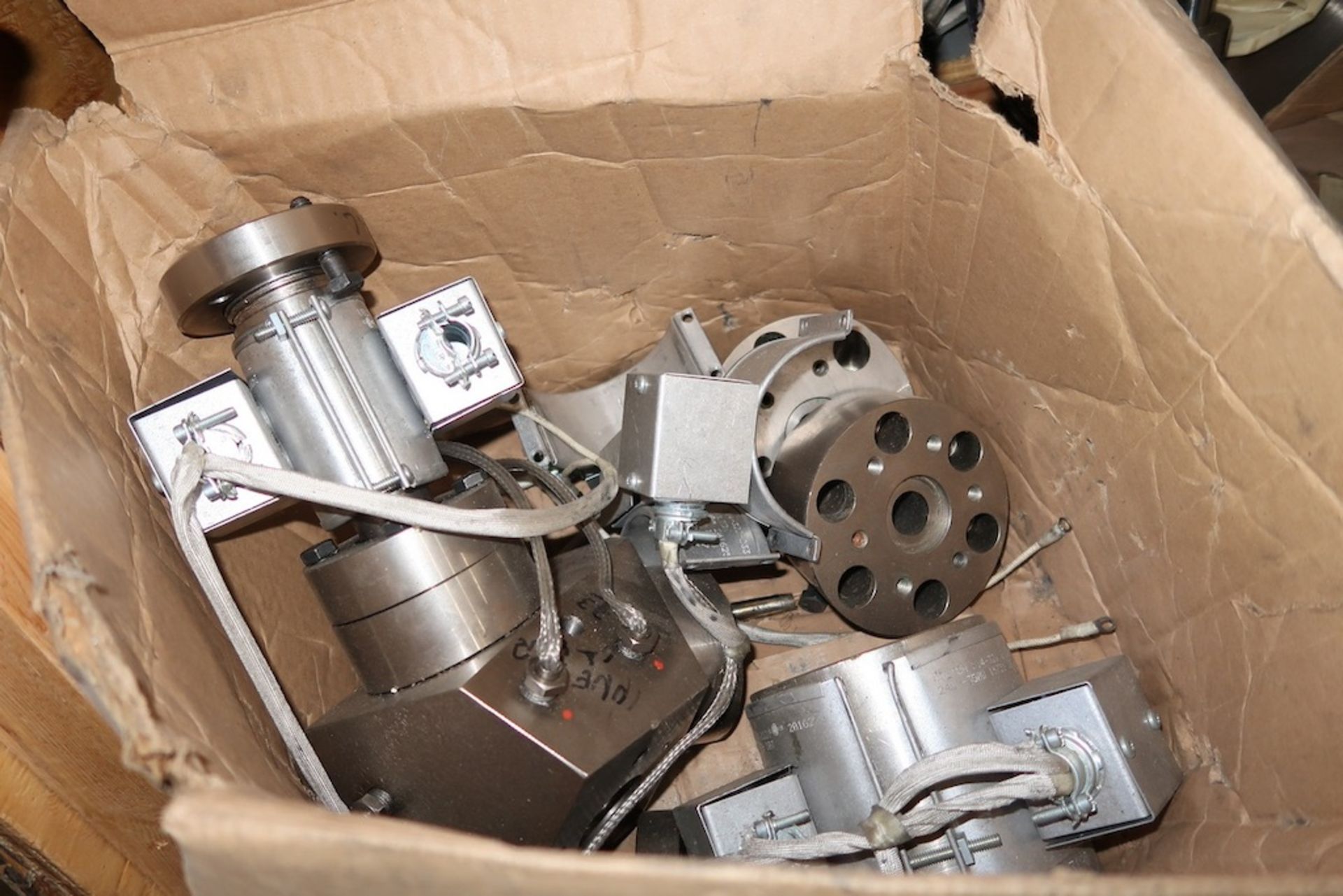 Crate of Extruder Heads and Parts - Image 5 of 7