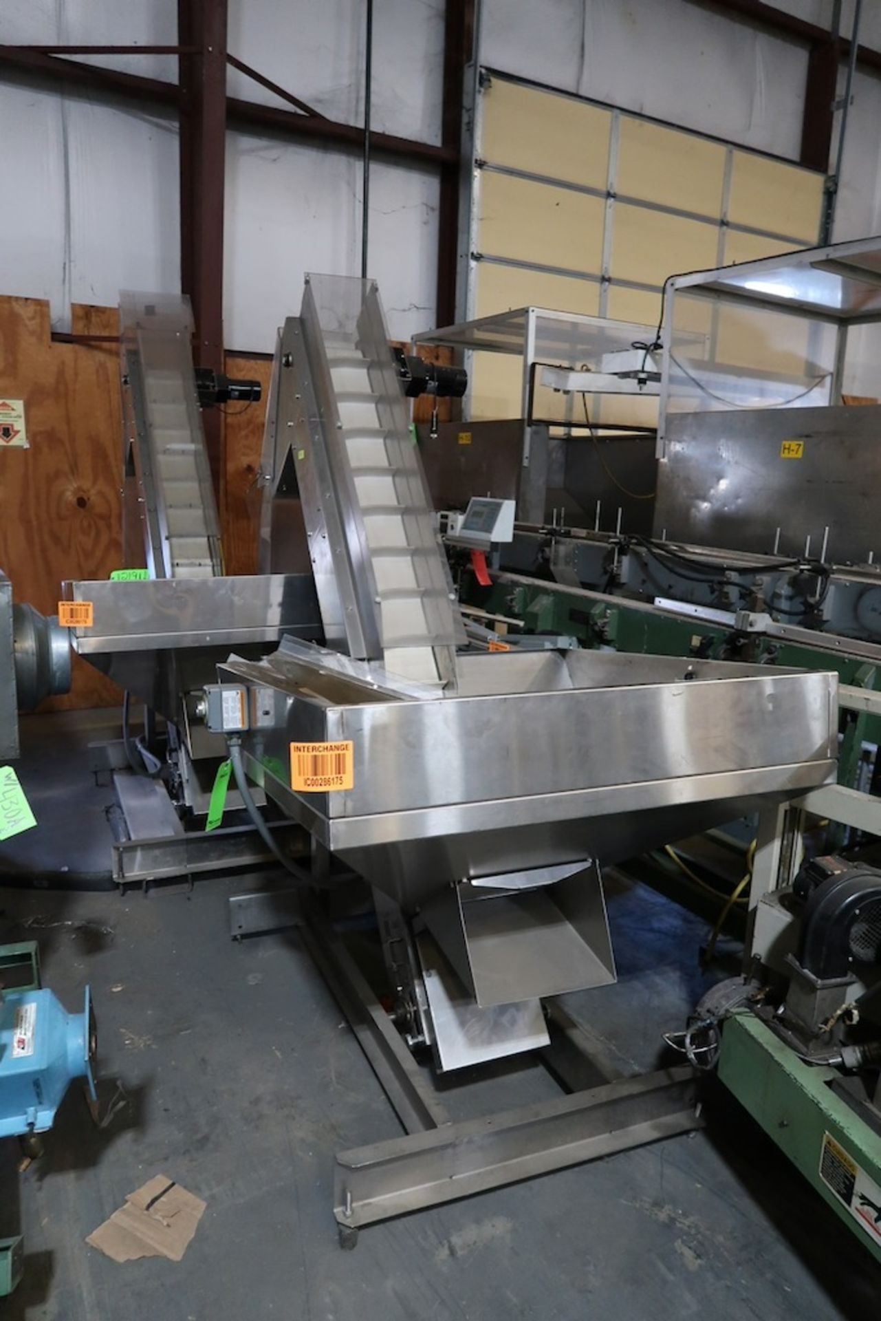 Bottle Hopper Loader, Sorters and Conveyor - Image 3 of 8