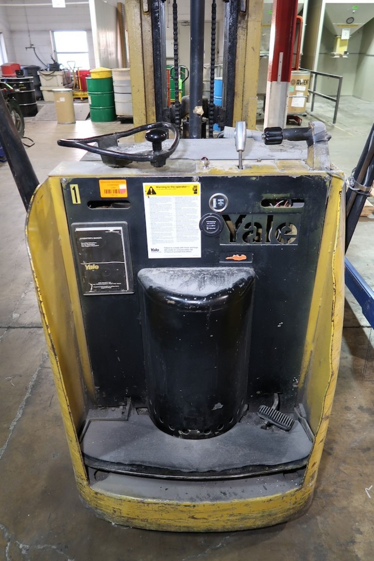 Yale 2500-Lb. 24V Electric Stand-Up Fork Lift Truck - Image 7 of 11