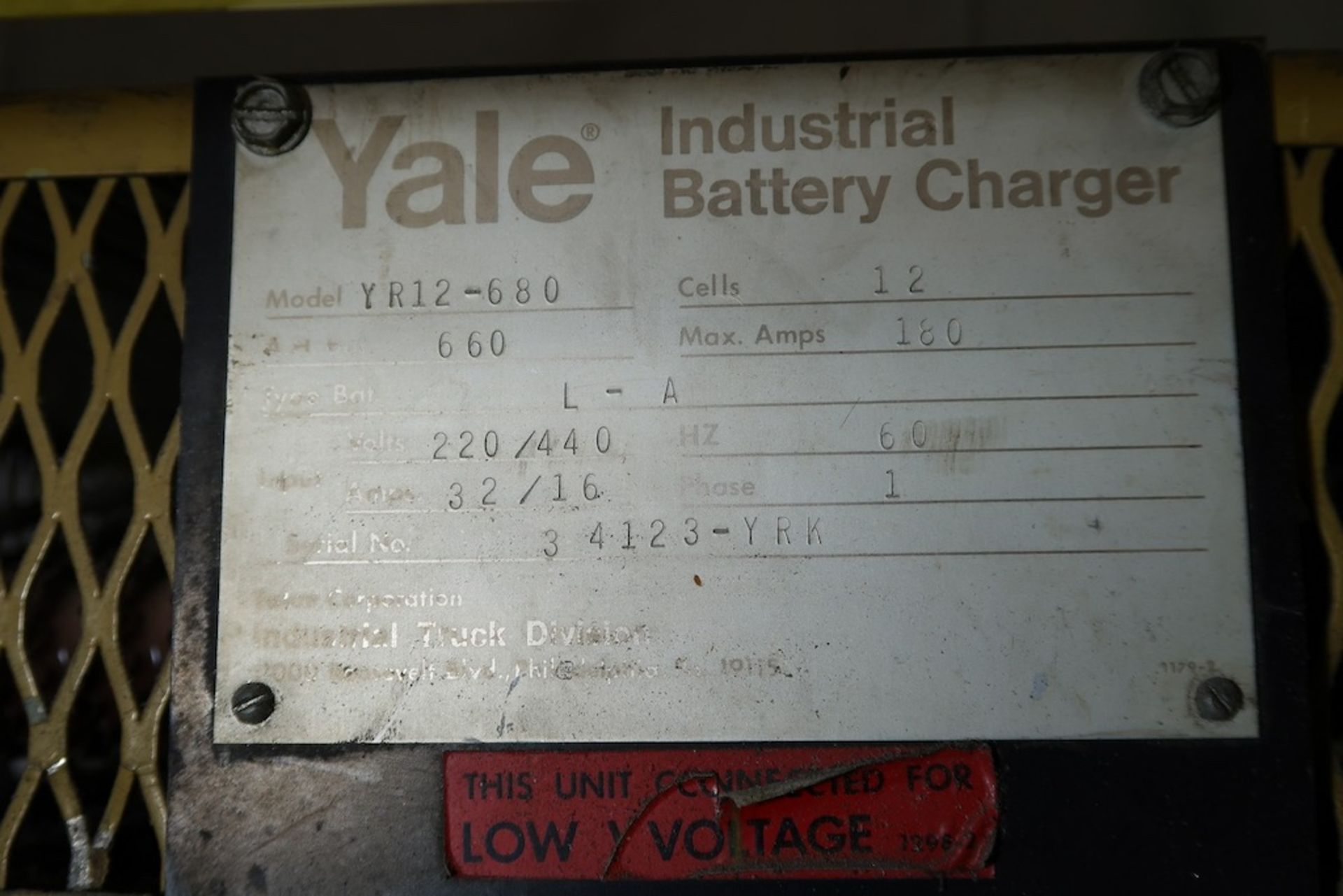 Yale YR12-680 24V Battery Charger - Image 2 of 2