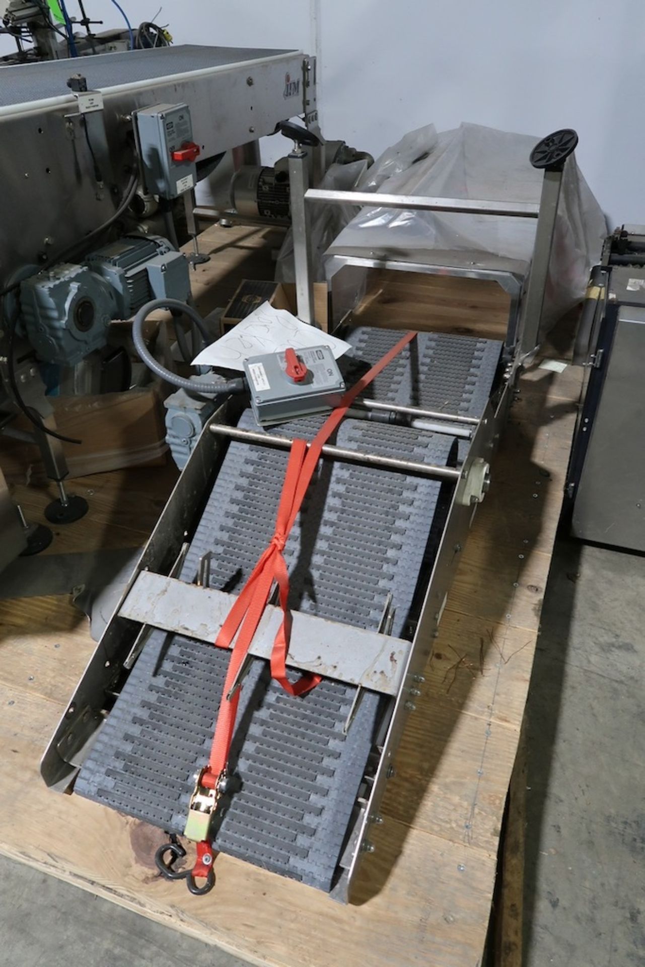 18"x6' Mat-Top Conveyor with 18" Case Packer Conveyor and Anver Vacuum Blower - Image 3 of 4