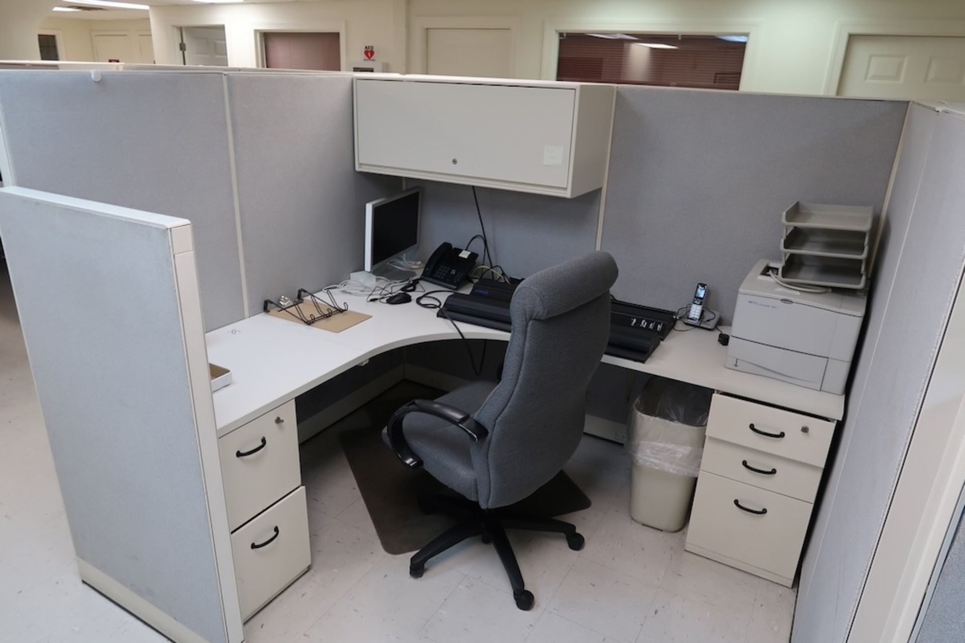 Office Furniture - Image 4 of 14