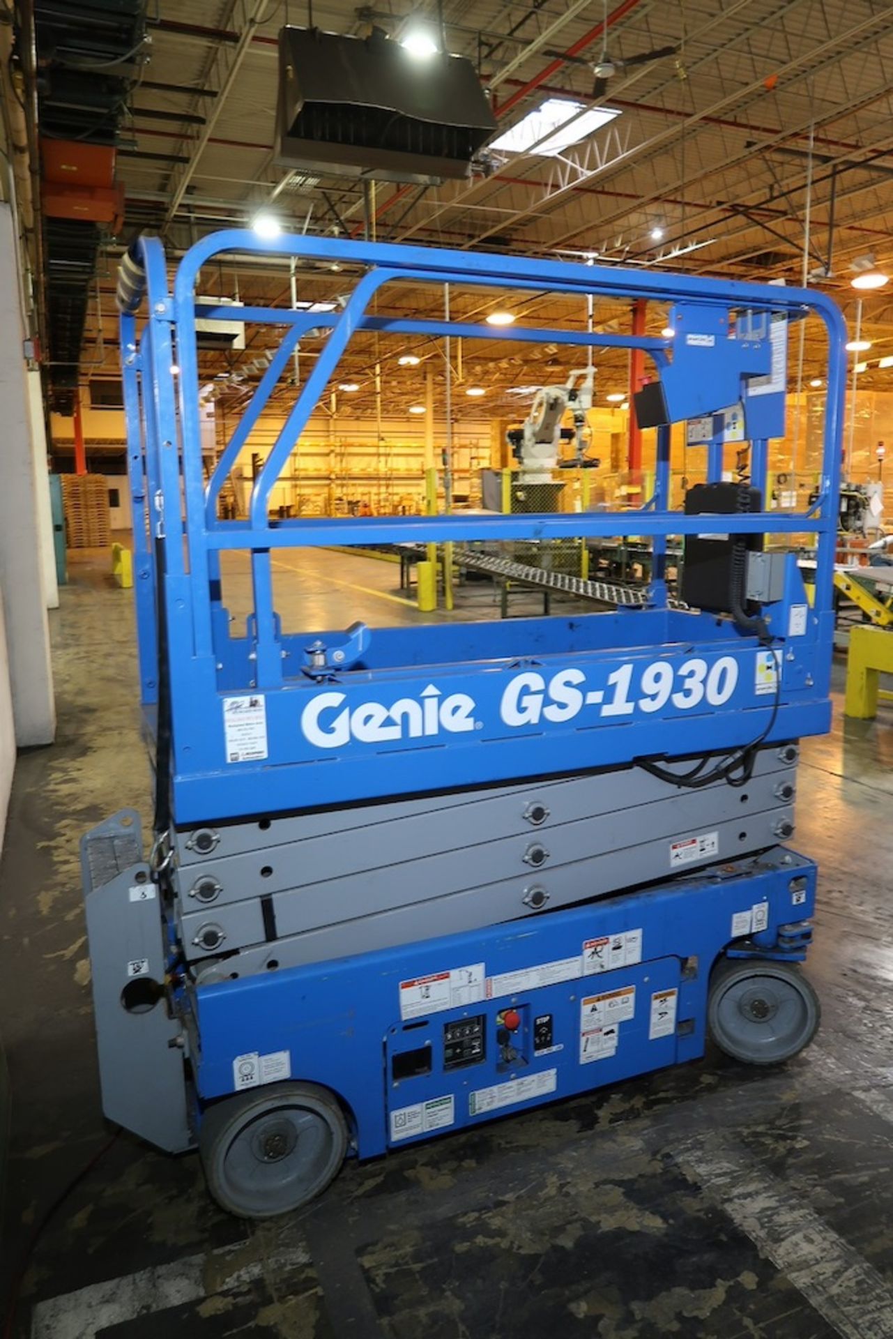 Genie GS-1930 500-Lb. Electric Scissor Lift - Image 3 of 5