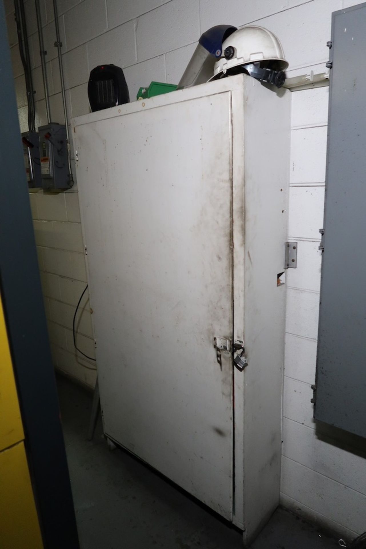 Remaining Contents of Compressor Room, to Include Desks, Cabinets, Etc. - Image 6 of 21