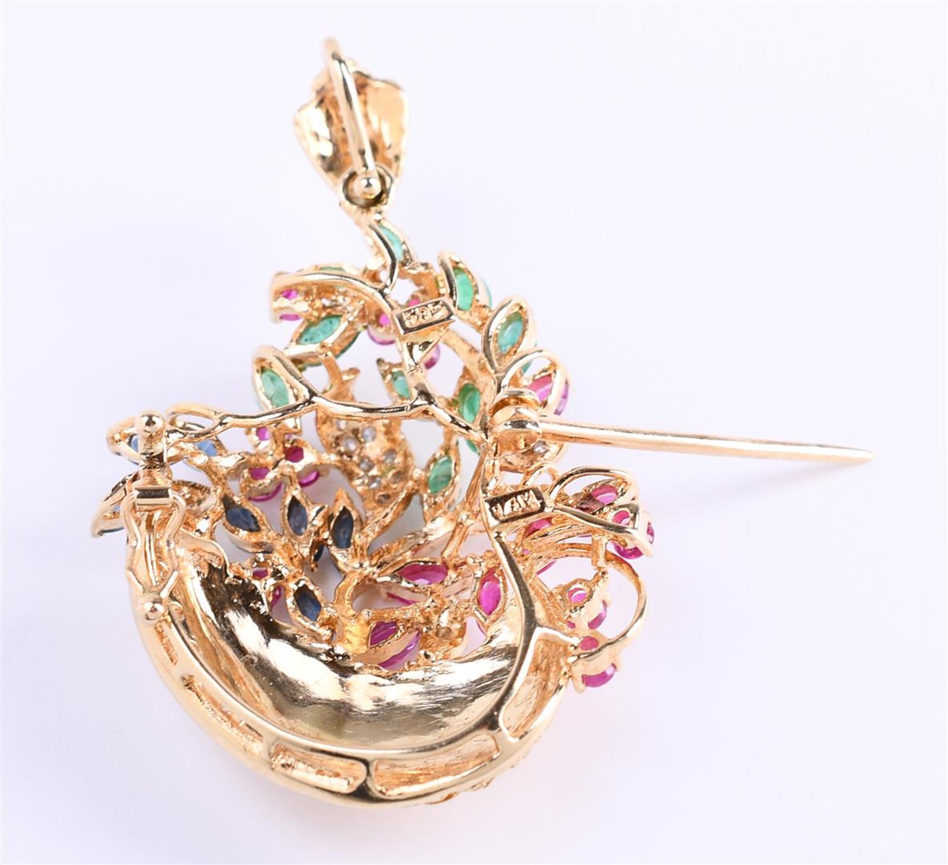 14 carat yellow gold ladies brooch and pendant combination of a flower basket (1960s-70s) - Image 3 of 6