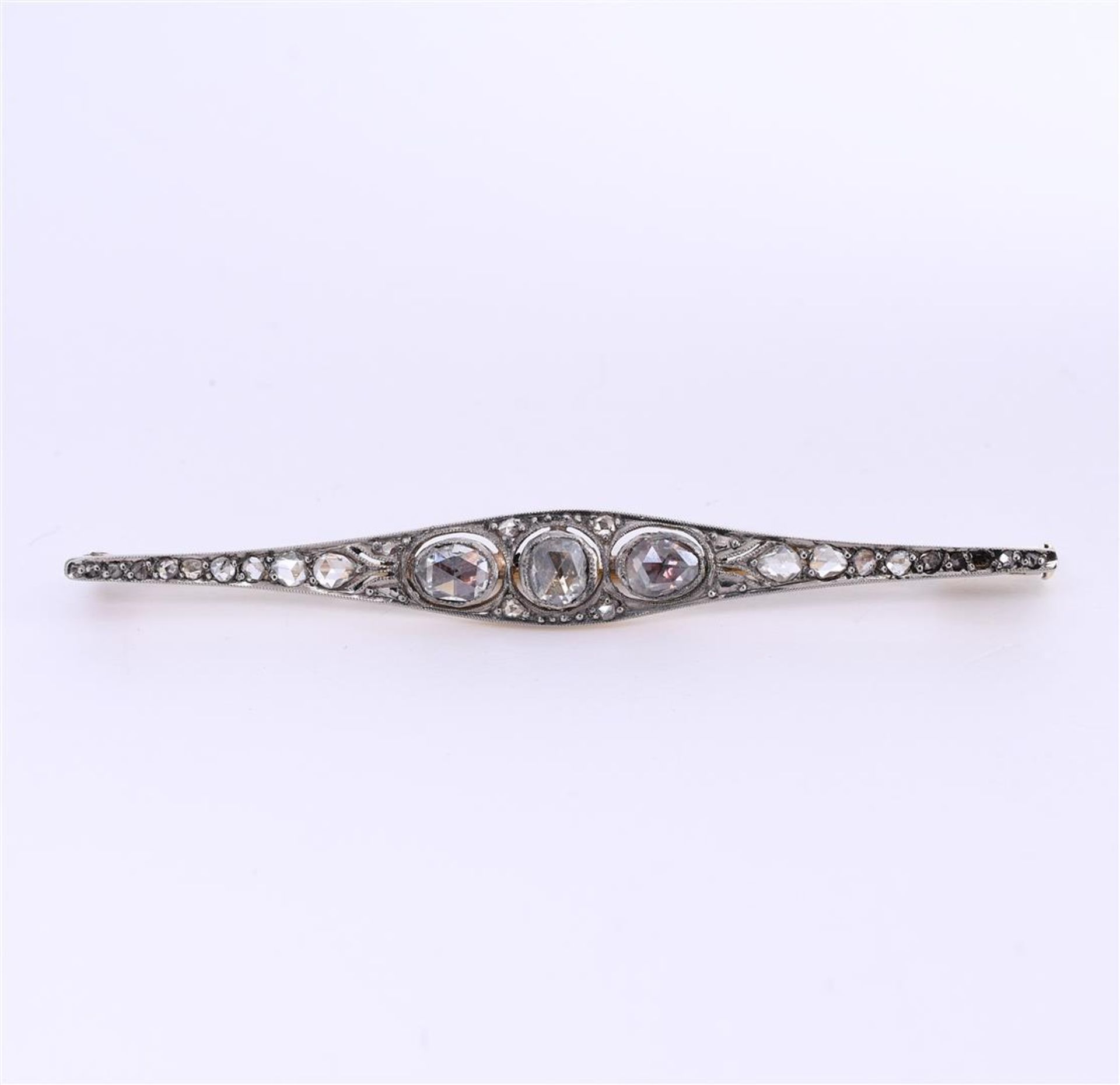 14 kt bicolor gold art deco brooch (in original box) set with rough and rose cut diamonds - Bild 2 aus 6